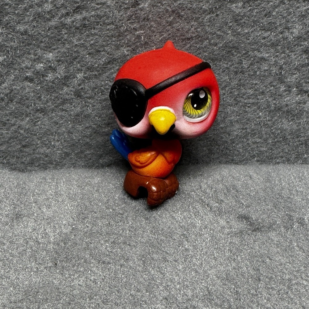 Littlest Pet Shop 331 Red Pirate Parrot Bird Green Eye Patch Blue Tail LPS
